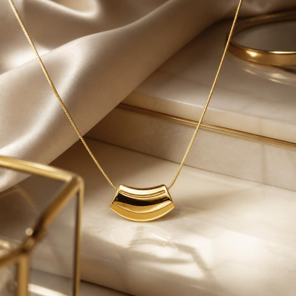KYRA Éclat Wave Pendant